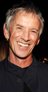 How tall is Scott Glenn?